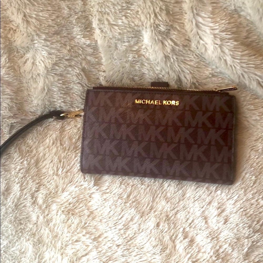 NWOT Michael Kors Jet Set Wristlet/Wallet